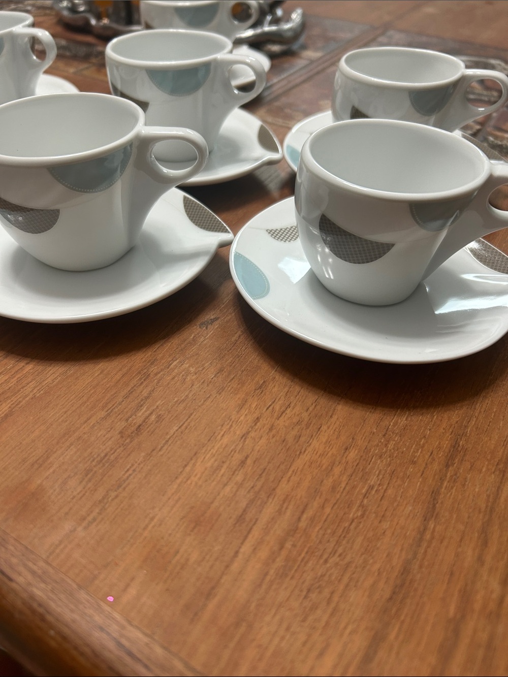 Vintage Imusa espresso cups and saucers. Set of eight. Excellent condition